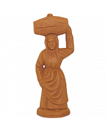 Woman with a barrel - Raw
